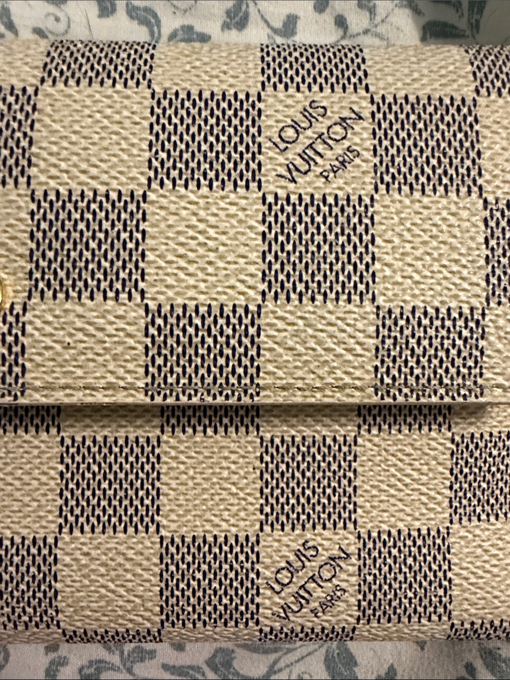 Louis Vuitton Damier Azur Sarah Wallet - Picture 2 of 9